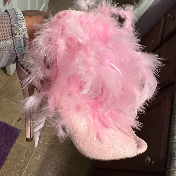 Pink flamingo Heels - Picture 3 of 9